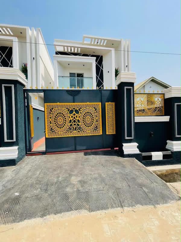 Luxury 5 Bedroom Detached Duplex