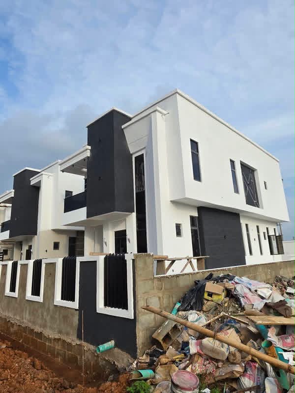 4 Bedroom Fully Detached Duplex